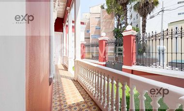 Casa histórica remodelada en venta Chorrillos 4 frentes