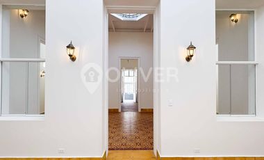 Casa histórica remodelada en venta Chorrillos 4 frentes