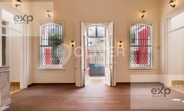 Casa histórica remodelada en venta Chorrillos 4 frentes