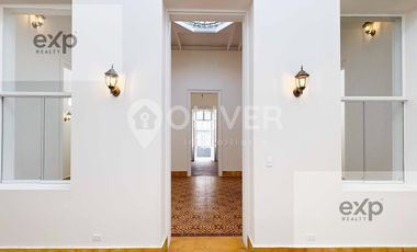 Casa histórica remodelada en venta Chorrillos 4 frentes