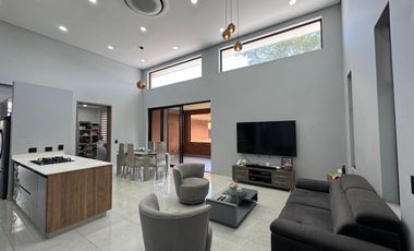 Hermosa casa en venta en unidad residencial pradera 5 de Hacienda el castillo