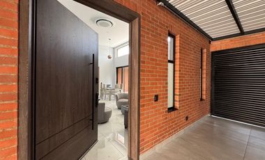 Hermosa casa en venta en unidad residencial pradera 5 de Hacienda el castillo