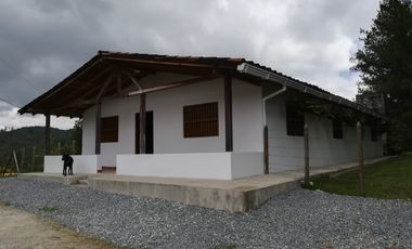 VENTA CASA FINCA EN EL RETIRO