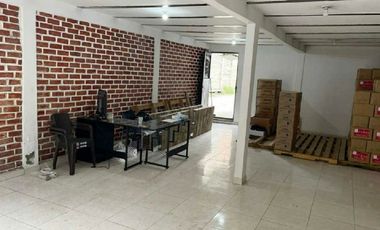 VENDO PARQUEADERO GRANDE CON BODEGA O LOCAL COMERCIAL