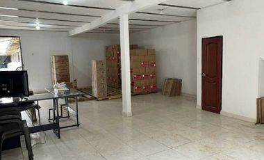 VENDO PARQUEADERO GRANDE CON BODEGA O LOCAL COMERCIAL