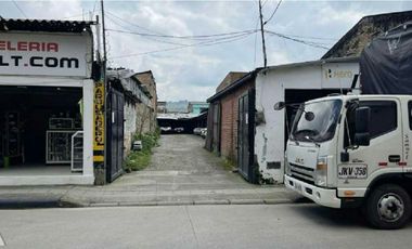 VENDO PARQUEADERO GRANDE CON BODEGA O LOCAL COMERCIAL