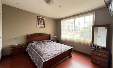 Amplia casa de venta en Azogues sector 4 esquinas