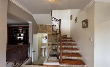 Amplia casa de venta en Azogues sector 4 esquinas