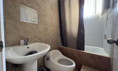 Amplia casa de venta en Azogues sector 4 esquinas