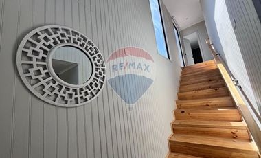 Casa nueva con vista a Punta de Lobos de 4D + 3B