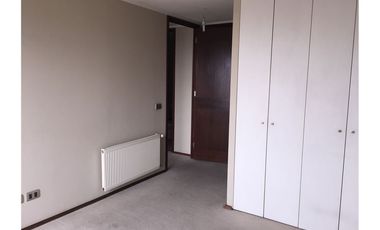 Bonito depto. impecable con vistas despejadas.