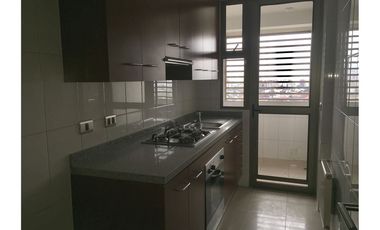 Bonito depto. impecable con vistas despejadas.