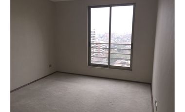 Bonito depto. impecable con vistas despejadas.