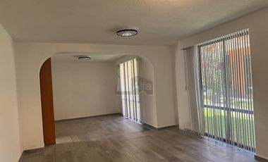 Casa en renta remodelada Villas de Vista Hermosa