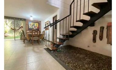 CASA UNIFAMILIAR EN VENTA LA ESTRELLA (T)