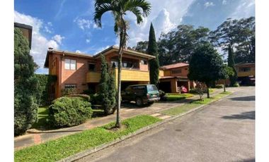 CASA UNIFAMILIAR EN VENTA LA ESTRELLA (T)