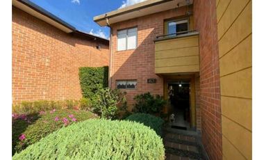 CASA UNIFAMILIAR EN VENTA LA ESTRELLA (T)