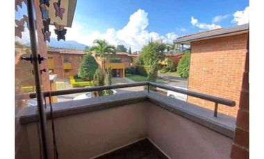 CASA UNIFAMILIAR EN VENTA LA ESTRELLA (T)