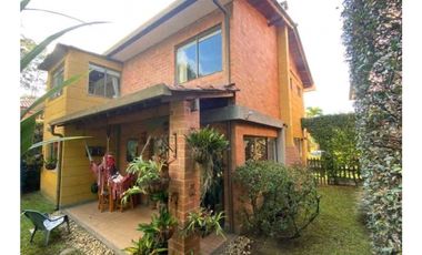 CASA UNIFAMILIAR EN VENTA LA ESTRELLA (T)