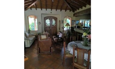 CASA CAMPESTRE EN VENTA EL RETIRO (T)