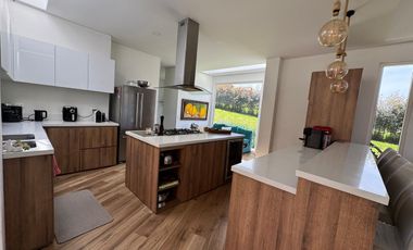 ARRIENDO CASA SIN MUEBLES en Hacienda La Selva