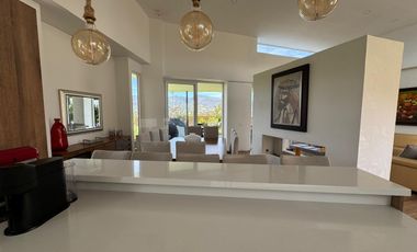 ARRIENDO CASA SIN MUEBLES en Hacienda La Selva