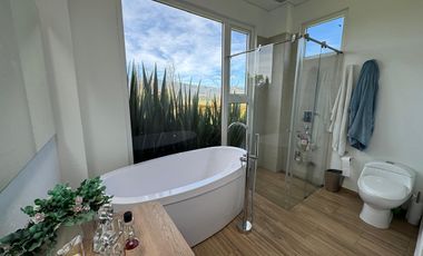 ARRIENDO CASA SIN MUEBLES en Hacienda La Selva