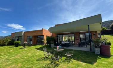 ARRIENDO CASA SIN MUEBLES en Hacienda La Selva