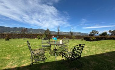 ARRIENDO CASA SIN MUEBLES en Hacienda La Selva