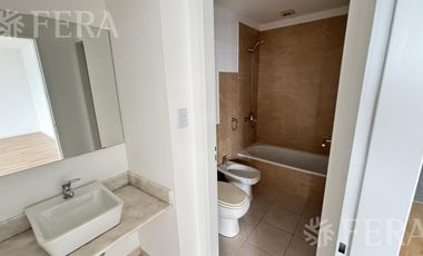 Alquiler monoambiente con balcón en Wilde