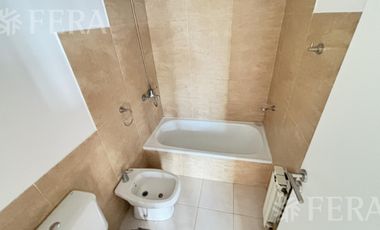 Alquiler monoambiente con balcón en Wilde