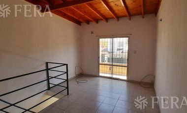 Alquiler PH 2 ambientes en Bernal Oeste