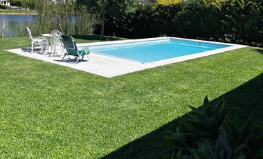 Casa a la laguna una planta en alquiler anual