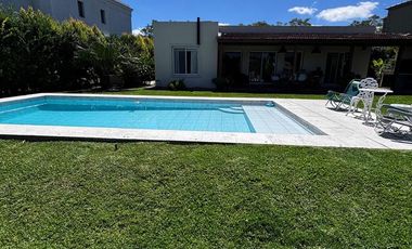 Casa a la laguna una planta en alquiler anual