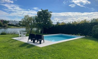 Casa a la laguna una planta en alquiler anual