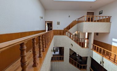 RESIDENCIA EN CUICUILCO: 5 RECÁMARAS, 4 AUTOS Y SEGURIDAD