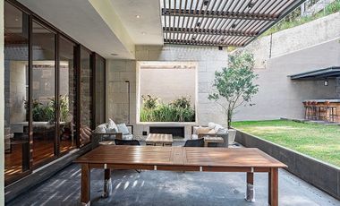 EN VENTA CASA EN LOMAS COUNTRY