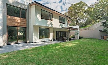EN VENTA CASA EN LOMAS COUNTRY