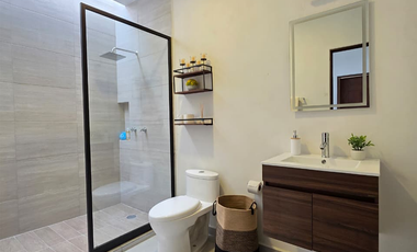 CASA EN VENTA 2 PLANTAS, COTO PRIVADO, CON LOTE EXCEDENTE, 2 RECÁMARAS, 2 BAÑOS.