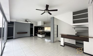 Casa en RENTA en Residencial Arbolada