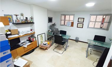 OFICINA EN VENTA EN LAURELES, ÚLTIMO PRECIO PARA VENTA DE CONTADO
