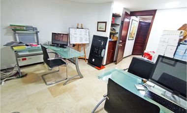 OFICINA EN VENTA EN LAURELES, ÚLTIMO PRECIO PARA VENTA DE CONTADO