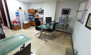 OFICINA EN VENTA EN LAURELES, ÚLTIMO PRECIO PARA VENTA DE CONTADO