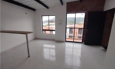 Se Arrienda Casa a Estrenar en el Carmen Colonial