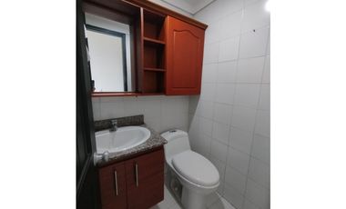 SE VENDE APARTA ESTUDIO EN LA CIRVUNVALAR AREA 50M2 - ASCENSOR