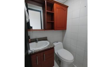 SE VENDE APARTA ESTUDIO EN LA CIRVUNVALAR AREA 50M2 - ASCENSOR