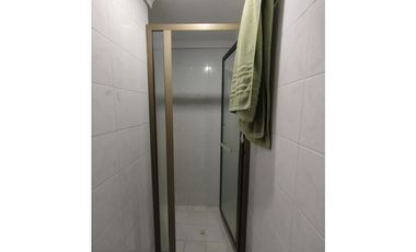 SE VENDE APARTA ESTUDIO EN LA CIRVUNVALAR AREA 50M2 - ASCENSOR