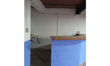 Se vende casa dúplex esquinera con local en Santuario ✨