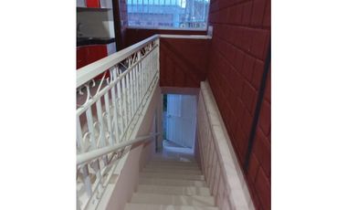 Se vende casa dúplex esquinera con local en Santuario ✨