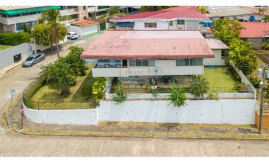 Venta de casa esquinera de 570,93 mts en Villa Lilla/ San Francisco